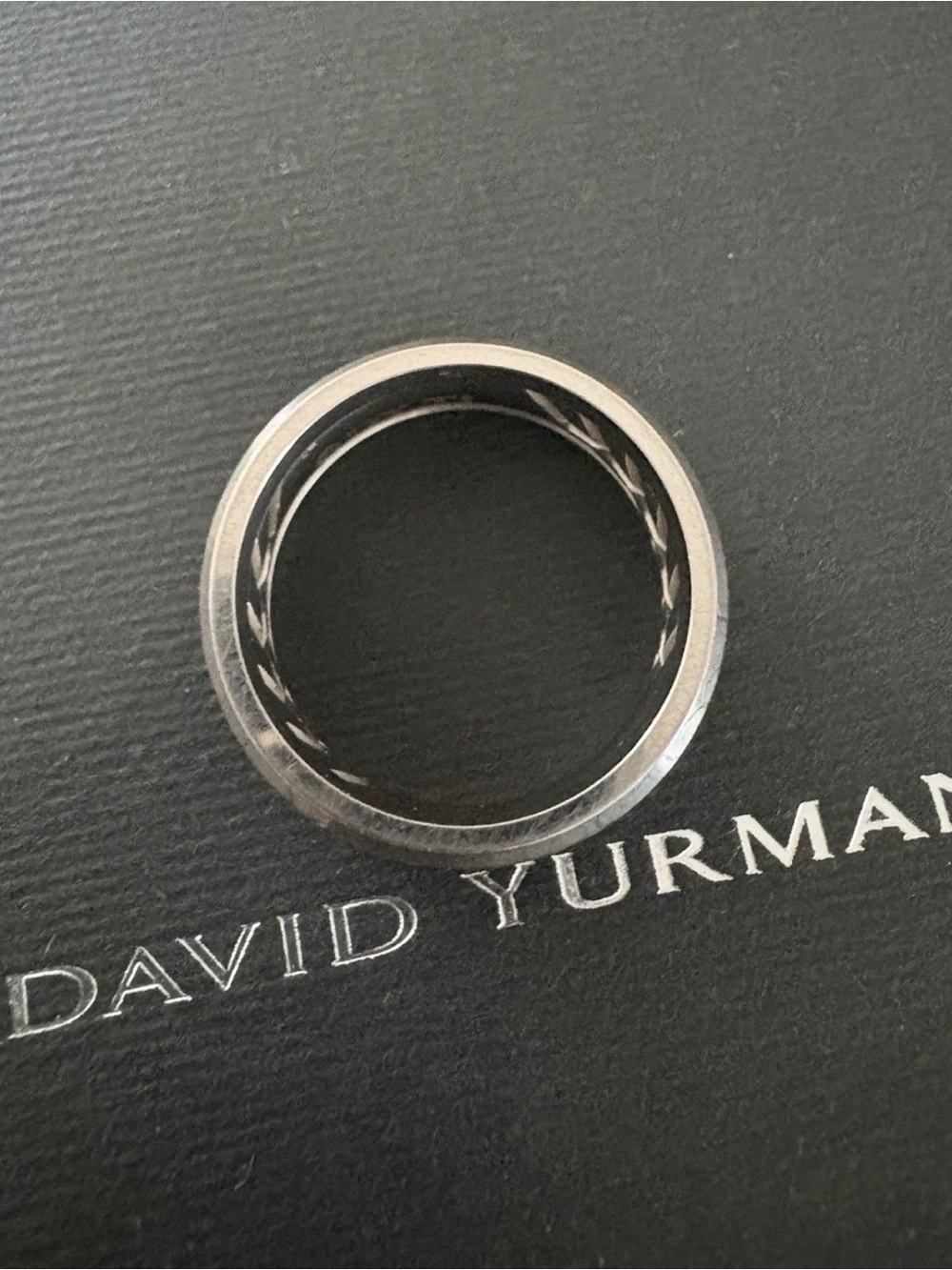 Authentic David Yurman Men’s Black and Grey Titanium Ring Size 10 with Pouch - Picture 3 of 6